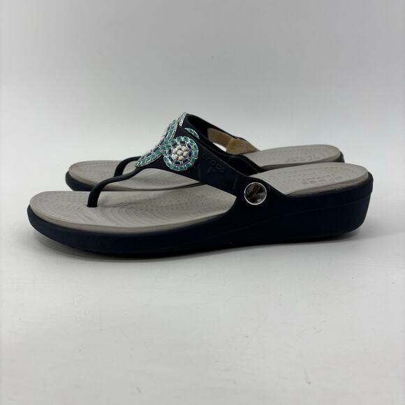 Crocs Sanrah Sandals Womens Sz 9 Blue Beaded Comfort Thong Flip Flop - Picture 11 of 12